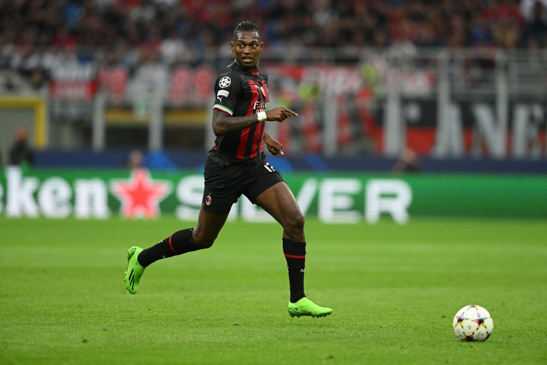 Download A.C. Milan Rafael Leão Sports HD Wallpaper