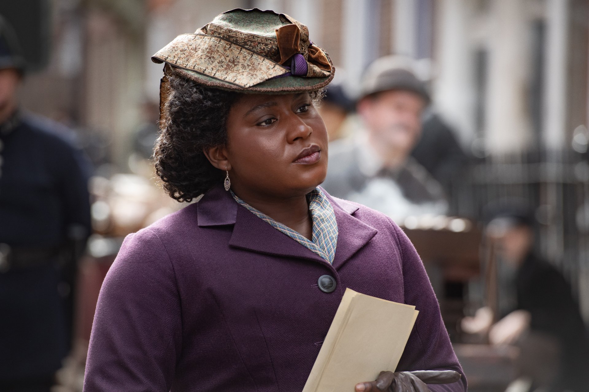 Download Susan Wokoma Movie Enola Holmes 2 4k Ultra HD Wallpaper