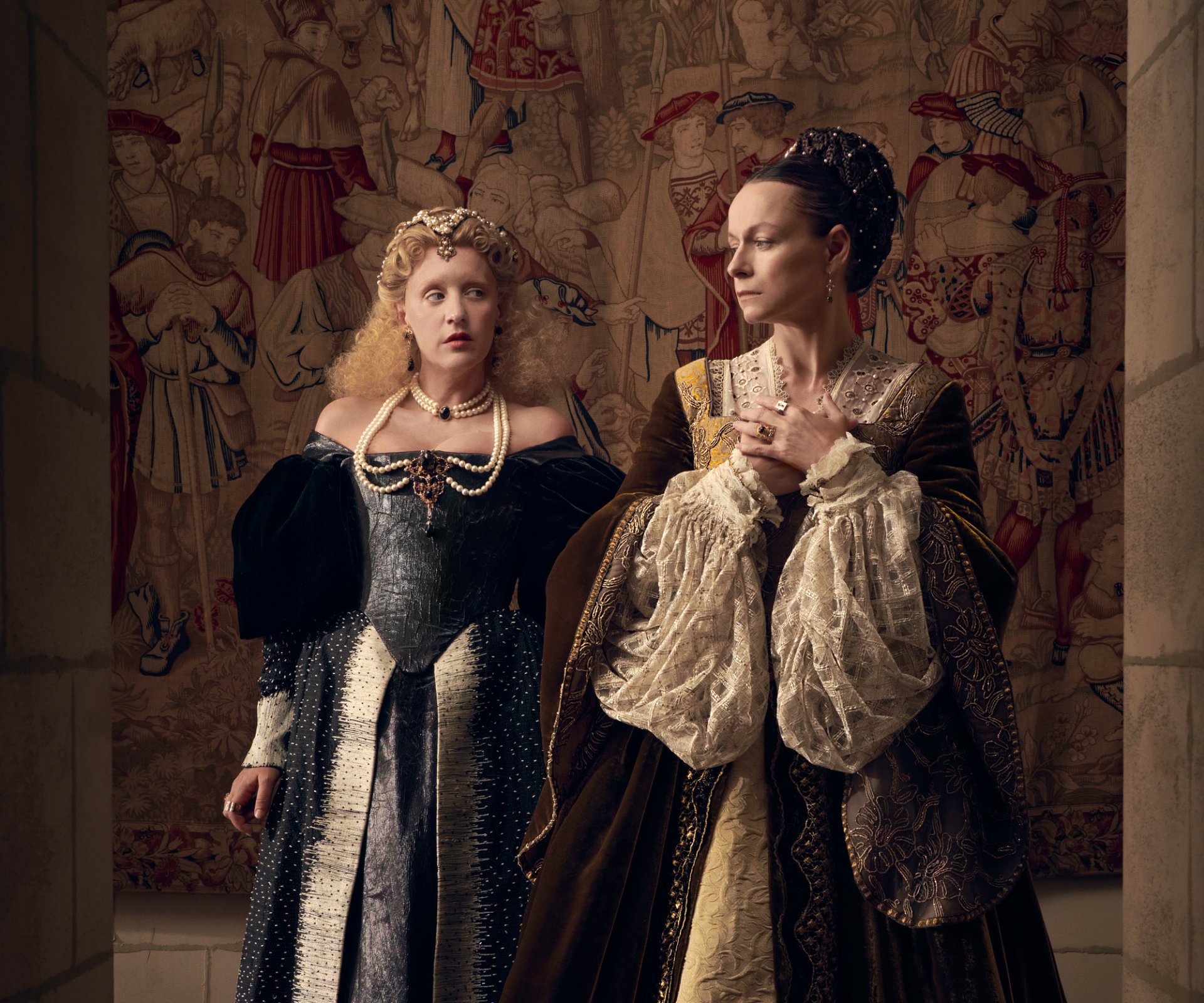 Download TV Show The Serpent Queen HD Wallpaper