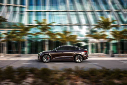  Audi Q8 Sportback 55 e-tron quattro