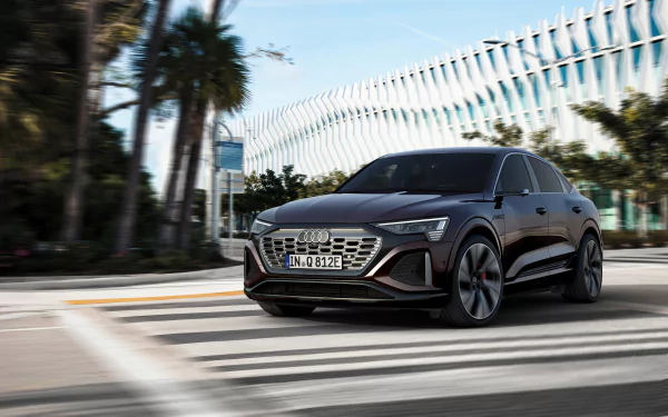  Audi Q8 Sportback 55 e-tron quattro