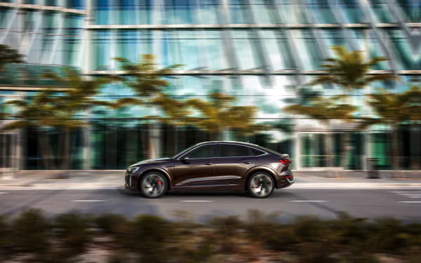  Audi Q8 Sportback 55 e-tron quattro