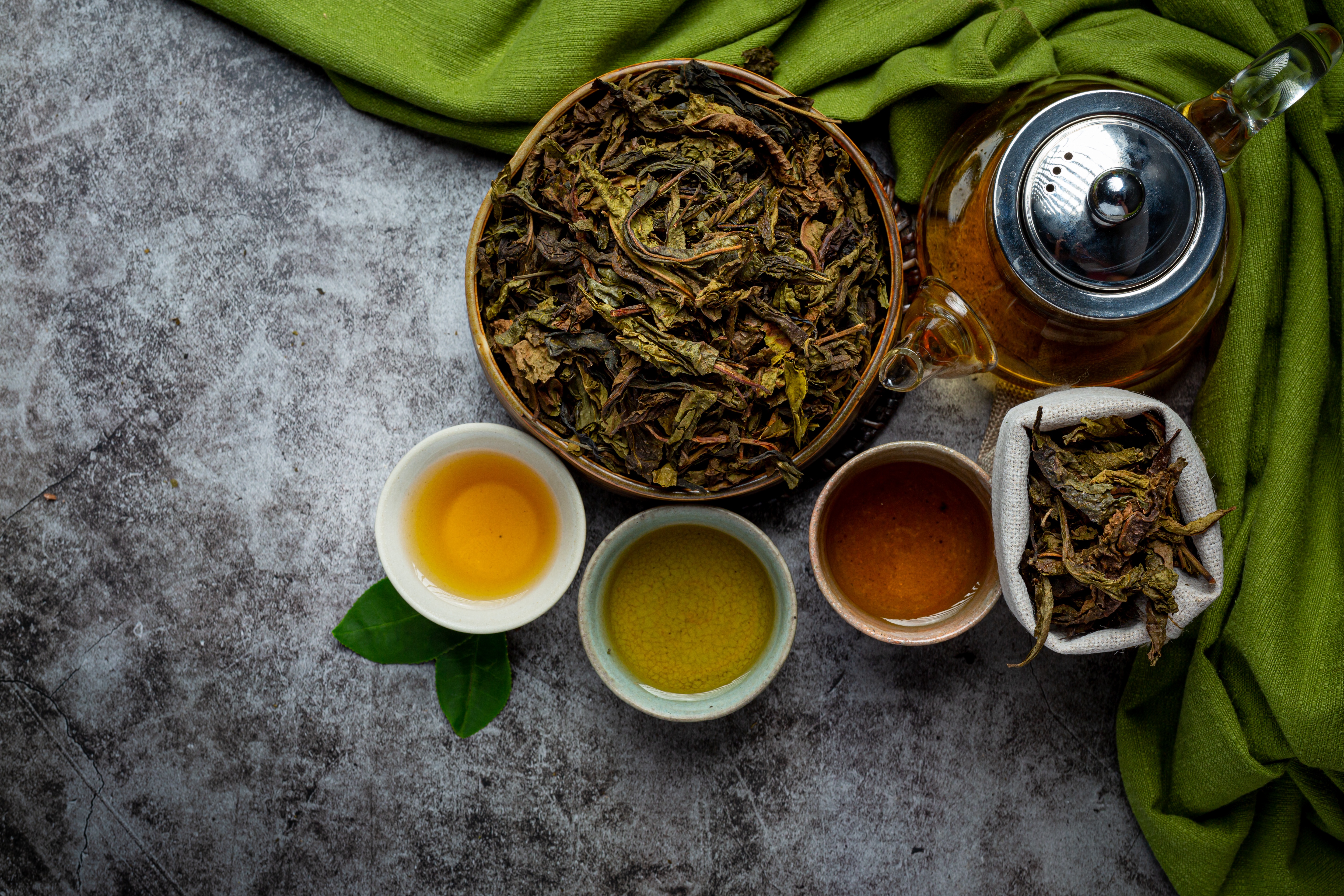 Зеленый чай в банке. Китайский чай улун. Зелёный чай улун китайский чай. Зеленый чай оолонг. Китайский зеленый чай улун.