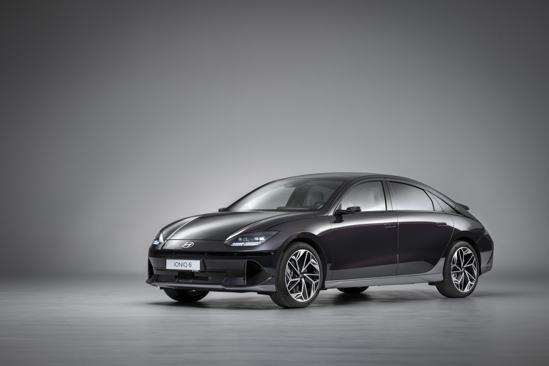 Download Vehicle Hyundai IONIQ 6 4k Ultra HD Wallpaper