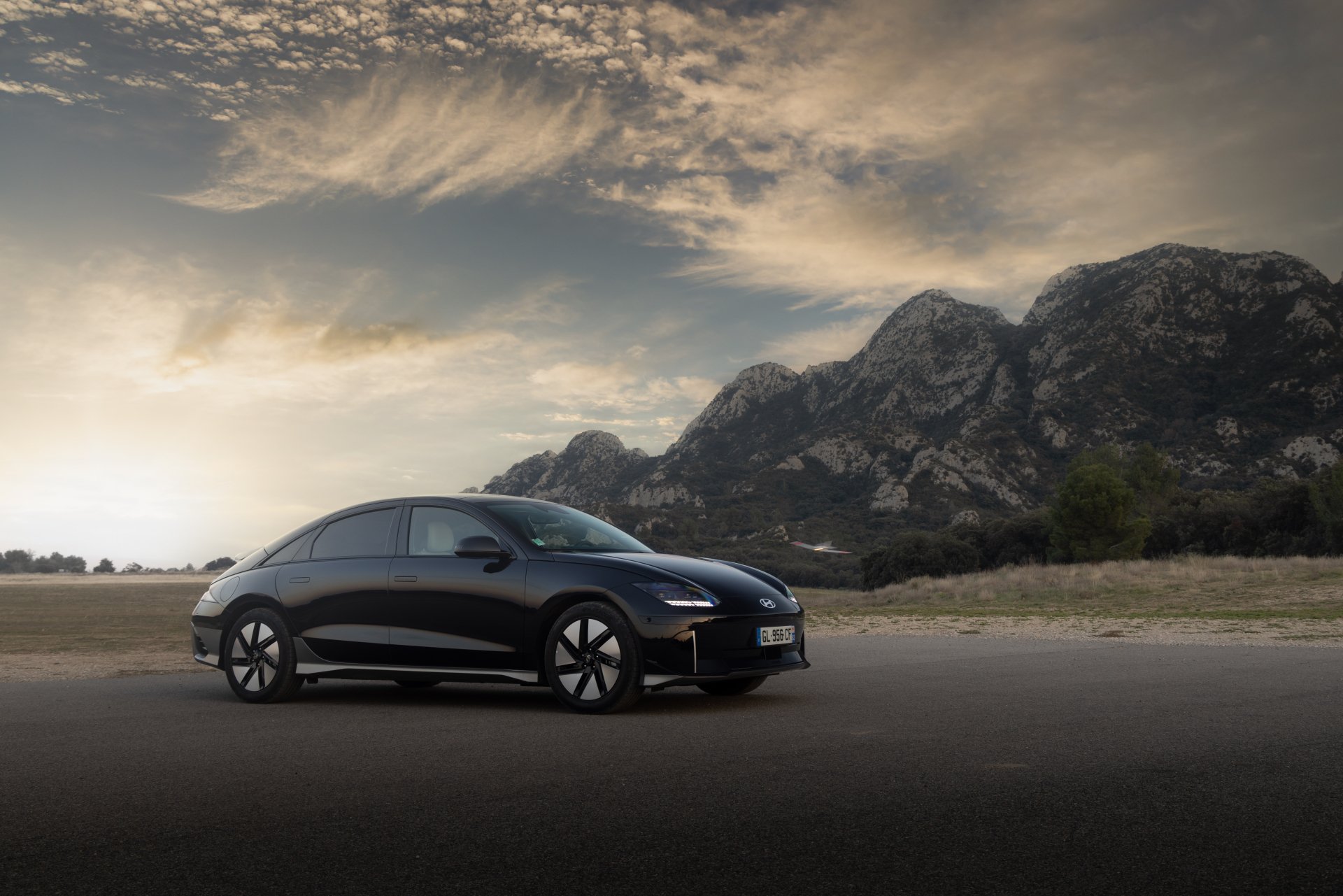 Download Vehicle Hyundai IONIQ 6 4k Ultra HD Wallpaper