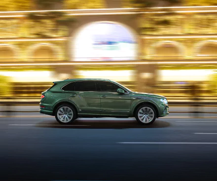  Bentley Bentayga V8