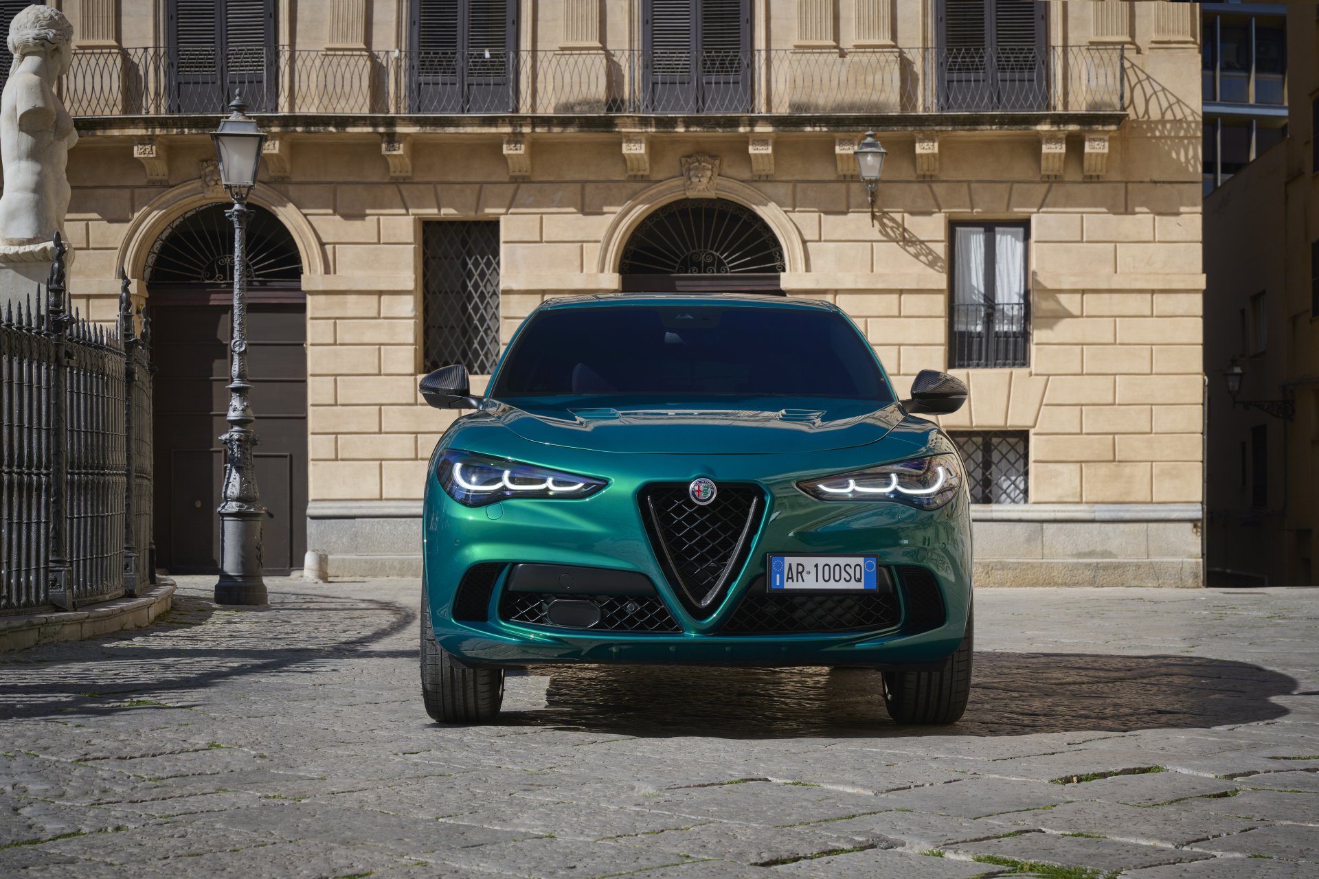 Download Vehicle Alfa Romeo Stelvio 4k Ultra HD Wallpaper