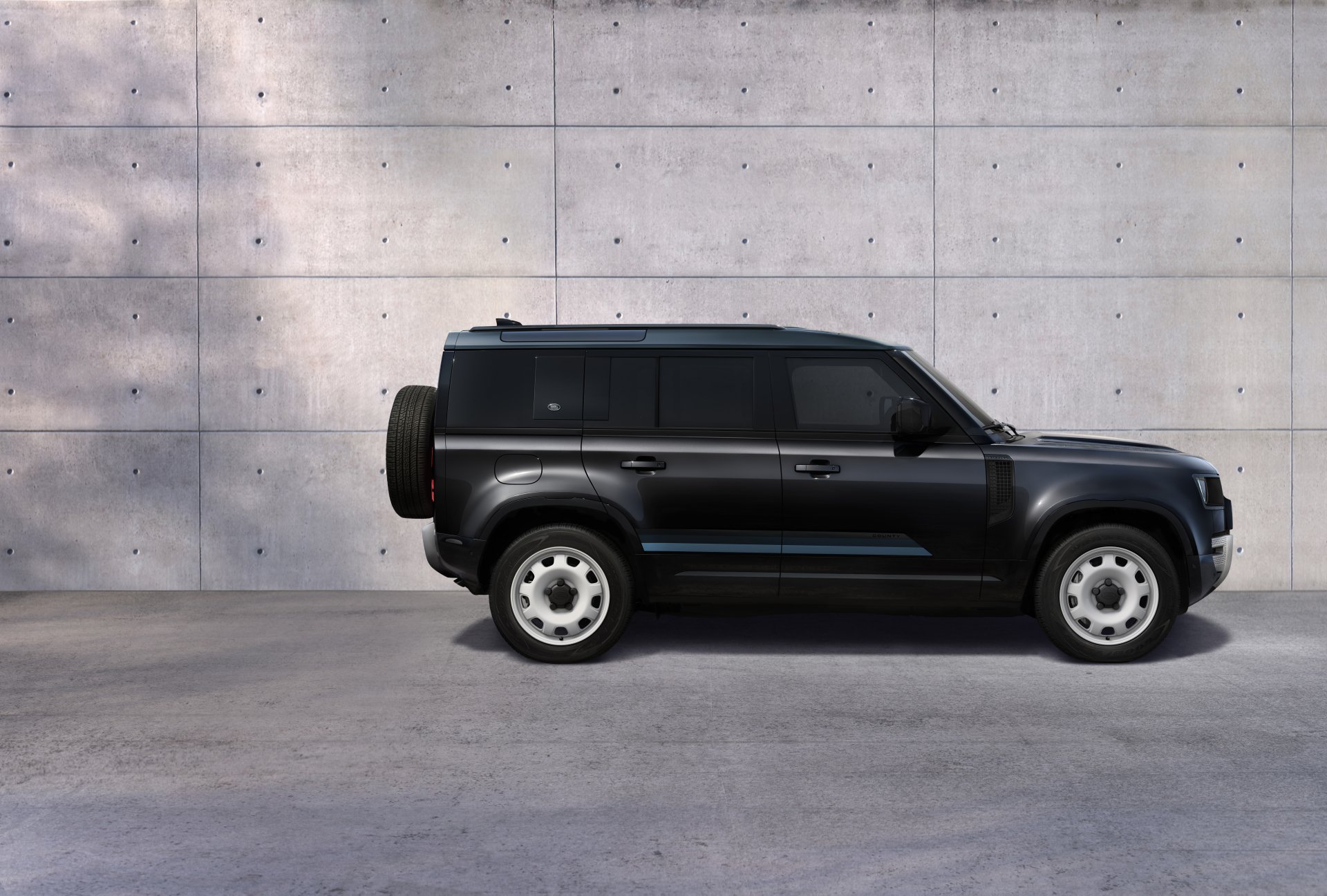 Download Vehicle Land Rover Defender 8k Ultra HD Wallpaper
