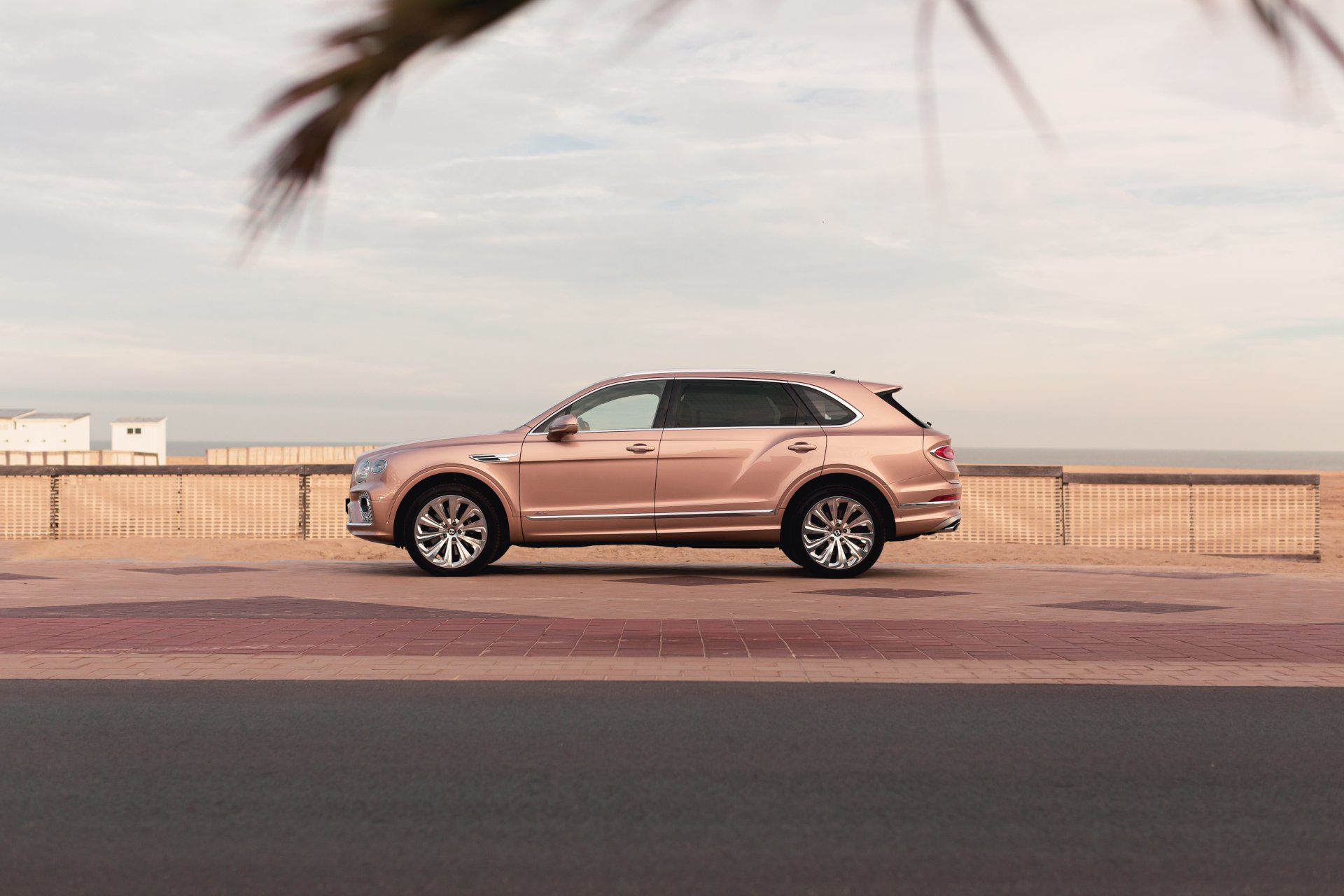 Download Vehicle Bentley Bentayga EWB 4k Ultra HD Wallpaper