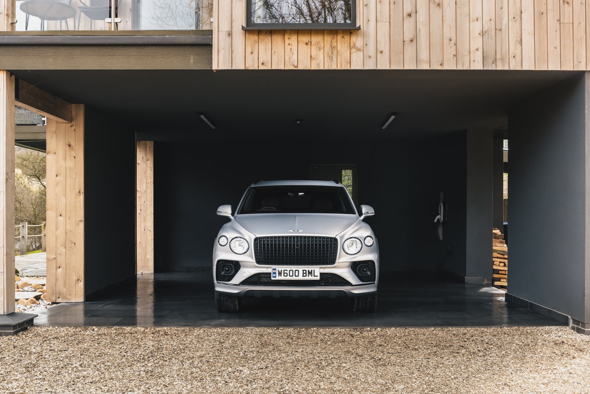 Download Vehicle Bentley Bentayga EWB 4k Ultra HD Wallpaper