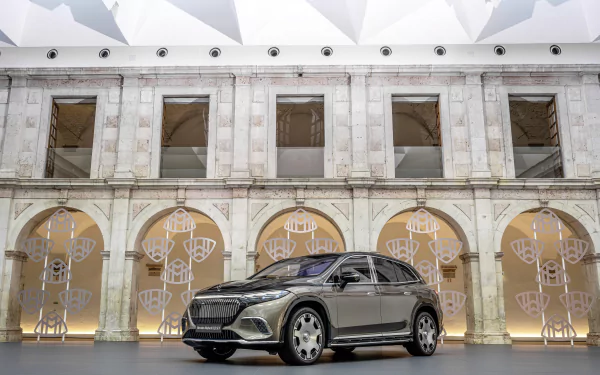  Mercedes-Maybach EQS 680 SUV