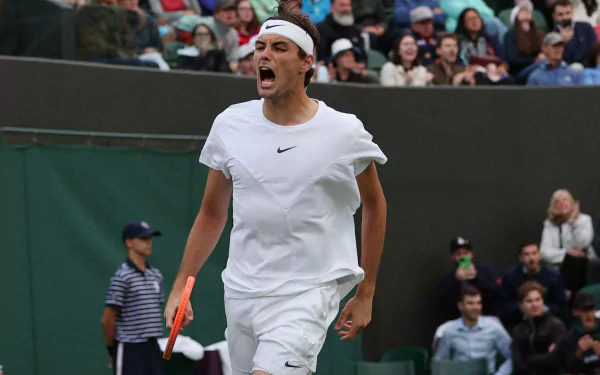 Tennis player in action at Wimbledon 2023, wearing Nike - HD desktop wallpaper.