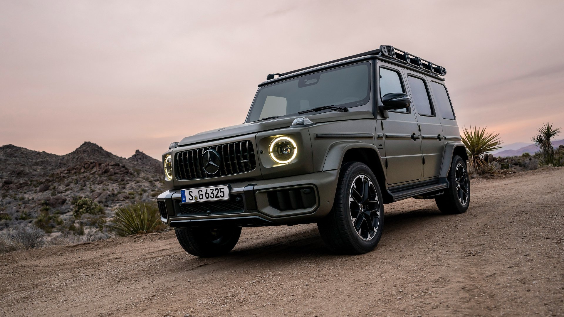 Mercedes-AMG G63 HD Wallpaper - Rugged Luxury SUV