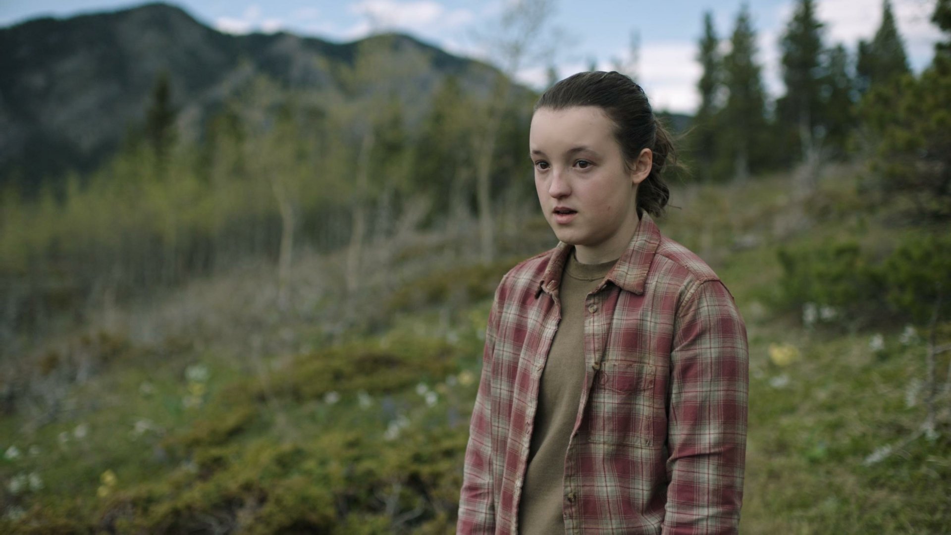 Download Bella Ramsey HD Wallpaper