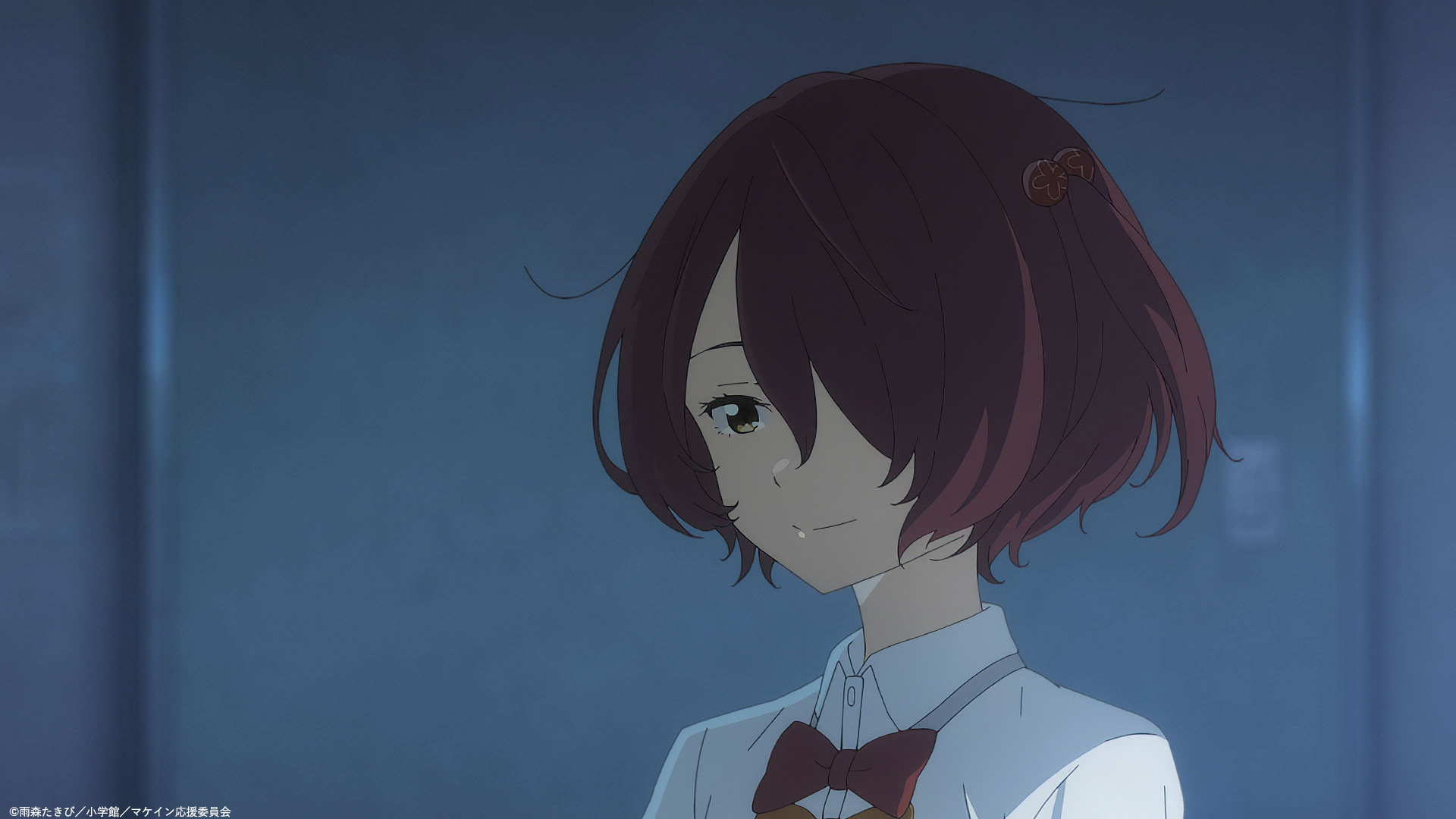 A serene HD wallpaper featuring Chika Komari from the anime Too Many Losing Heroines! showcasing her expressive gaze and distinctive hairstyle against a soft background.