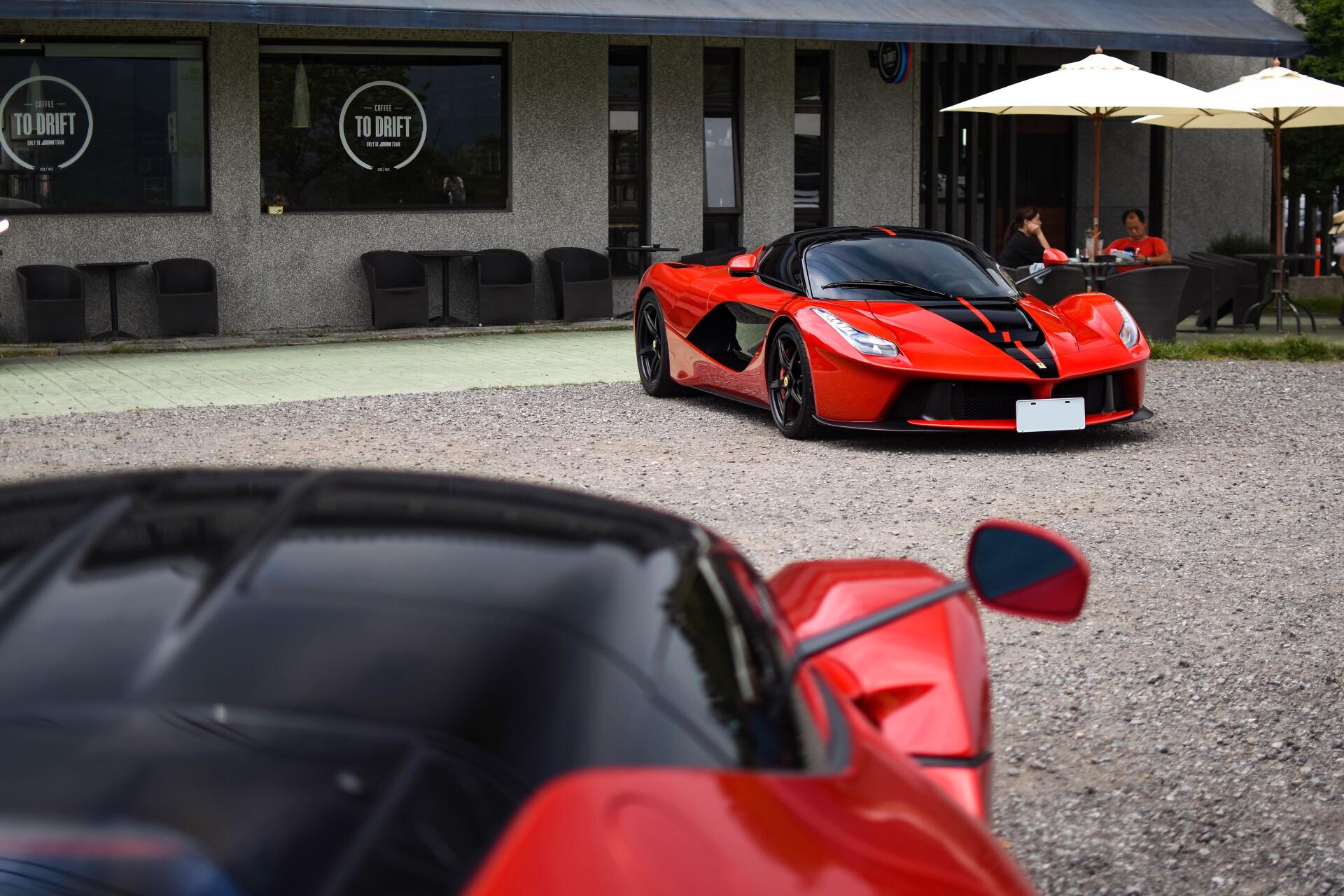 Download Car Ferrari LaFerrari 4k Ultra HD Wallpaper