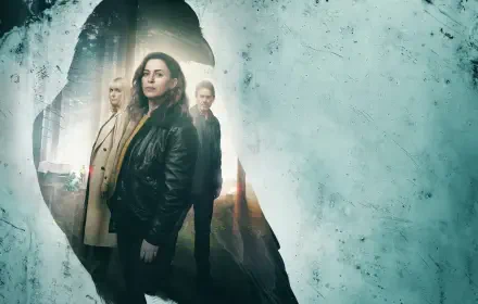 High-definition wallpaper for the TV show The Crow Girl (2025), featuring three characters poised in a dark, atmospheric setting with an intriguing backdrop.