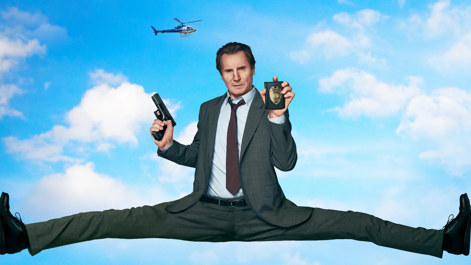 4K Ultra HD PC desktop wallpaper: a slapstick detective from The Naked Gun doing a midair full split, holding a gun and badge under a blue sky with a helicopter.