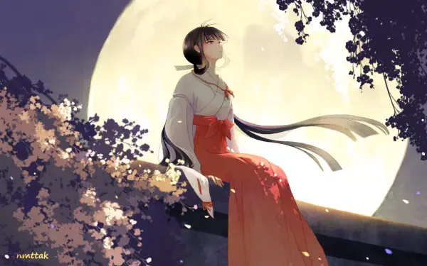 4K Ultra HD PC wallpaper: Kikyô from InuYasha — a miko in red-and-white robes seated on a railing beneath a full moon, surrounded by falling cherry blossoms.