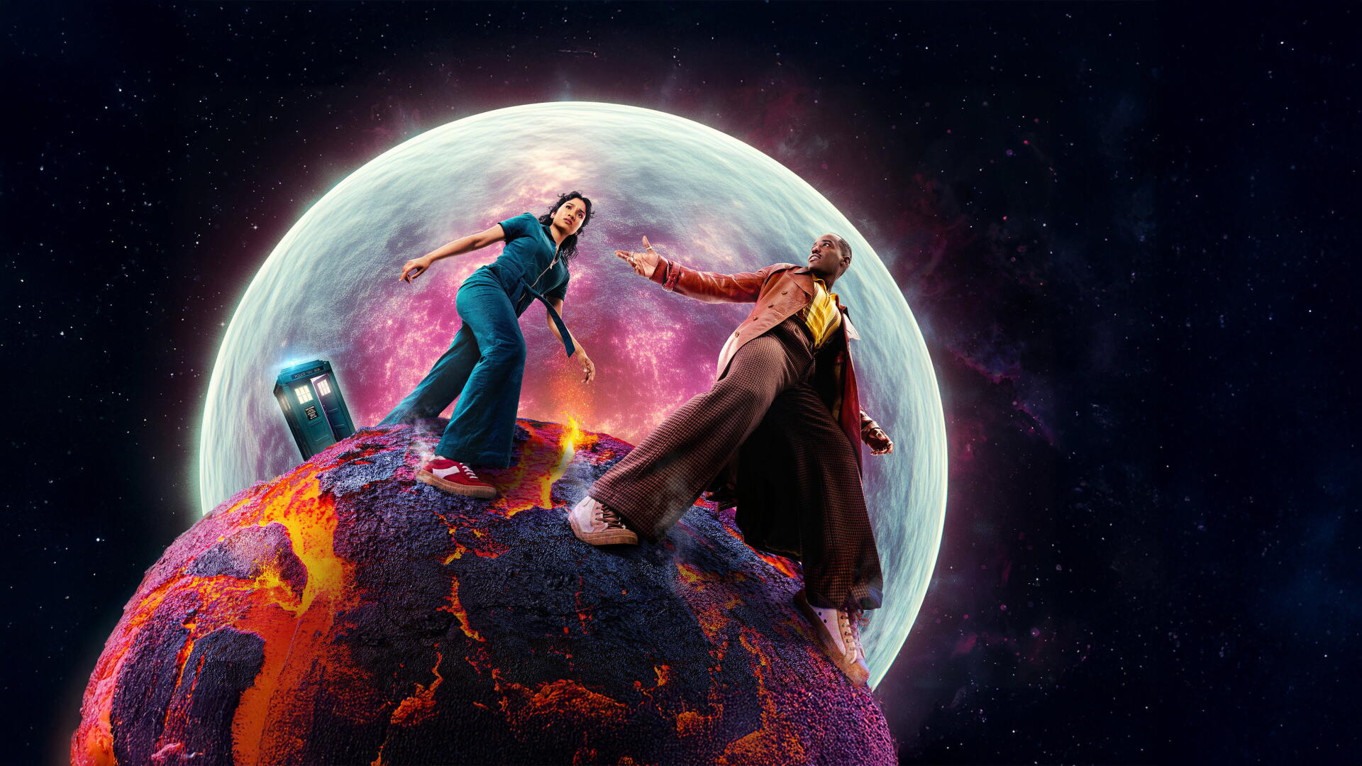 Doctor Who (2023) 4K Ultra HD PC desktop wallpaper: the Doctor and companion stand on a molten mini-world beside the TARDIS, a luminous moon and starfield looming behind them.