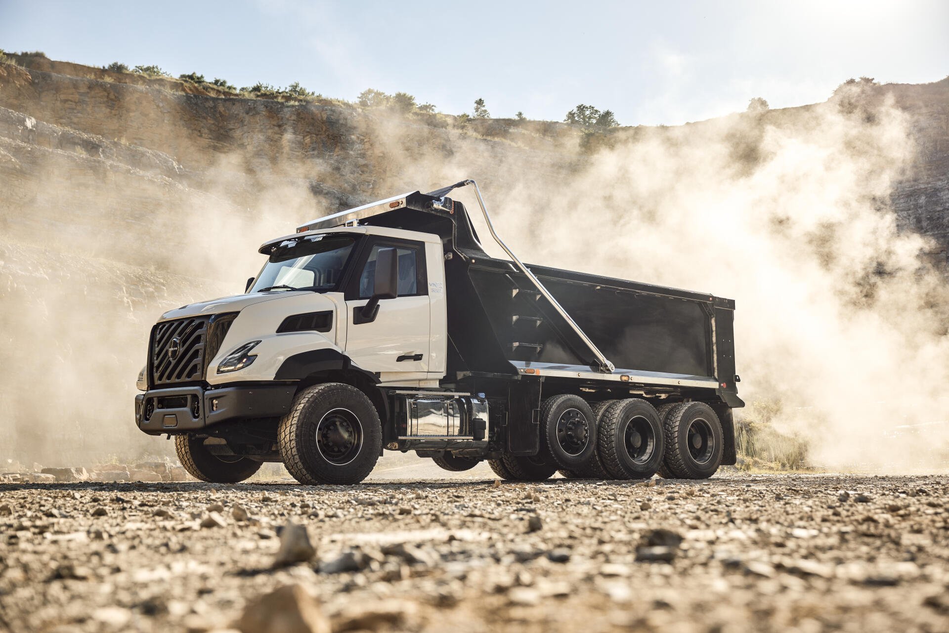 Volvo VNX Dust Storm — 8K Ultra HD Truck Wallpaper | 8048x5368 ...