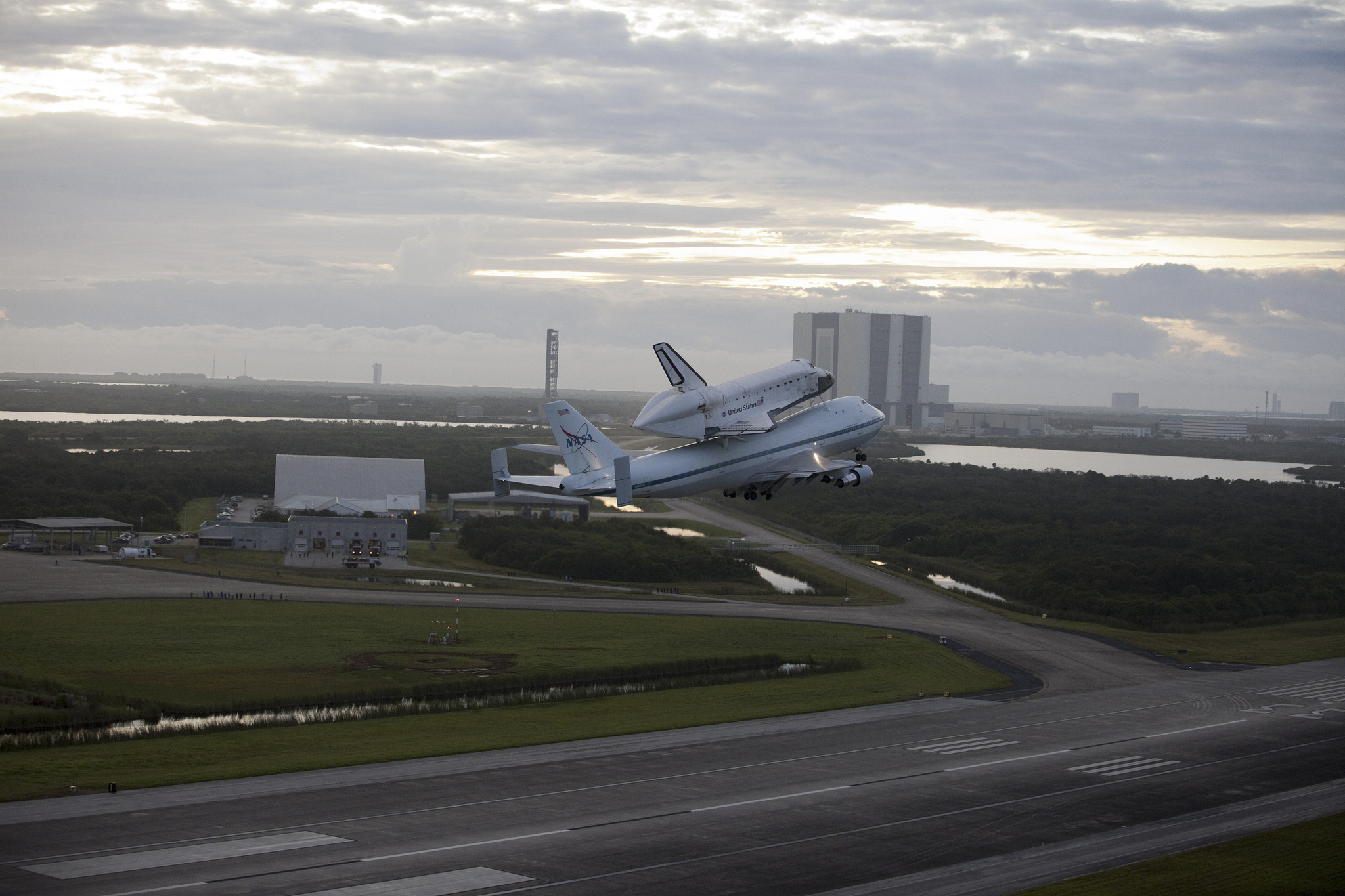 Vehicles Space Shuttle HD Wallpaper | Background Image