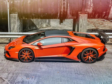  Lamborghini Aventador