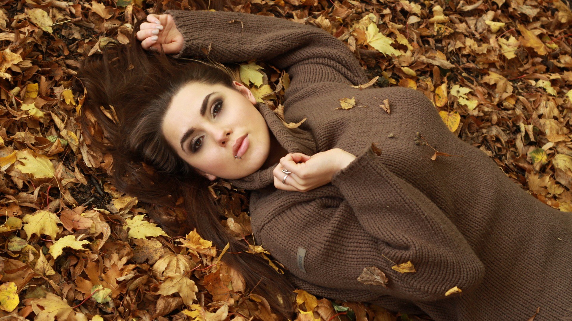 Download Leaf Nature Season Fall Woman Mood Hd Wallpaper