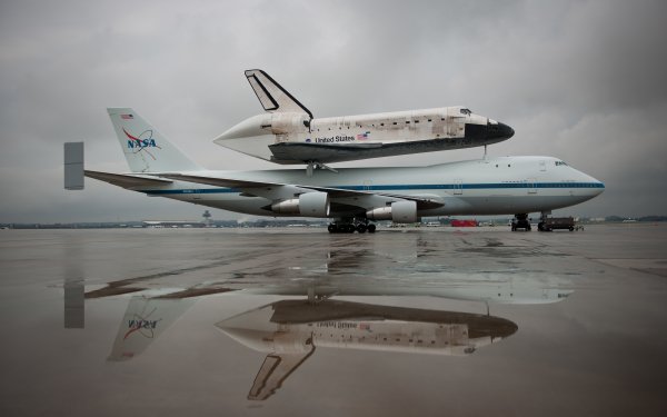 Vehicles Space Shuttle Discovery Space Shuttles Reflection Aircraft HD Wallpaper | Background Image