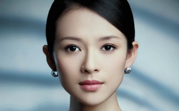 High-definition PC desktop wallpaper featuring a close-up portrait of celebrity Zhang Ziyi with a soft blurred background.