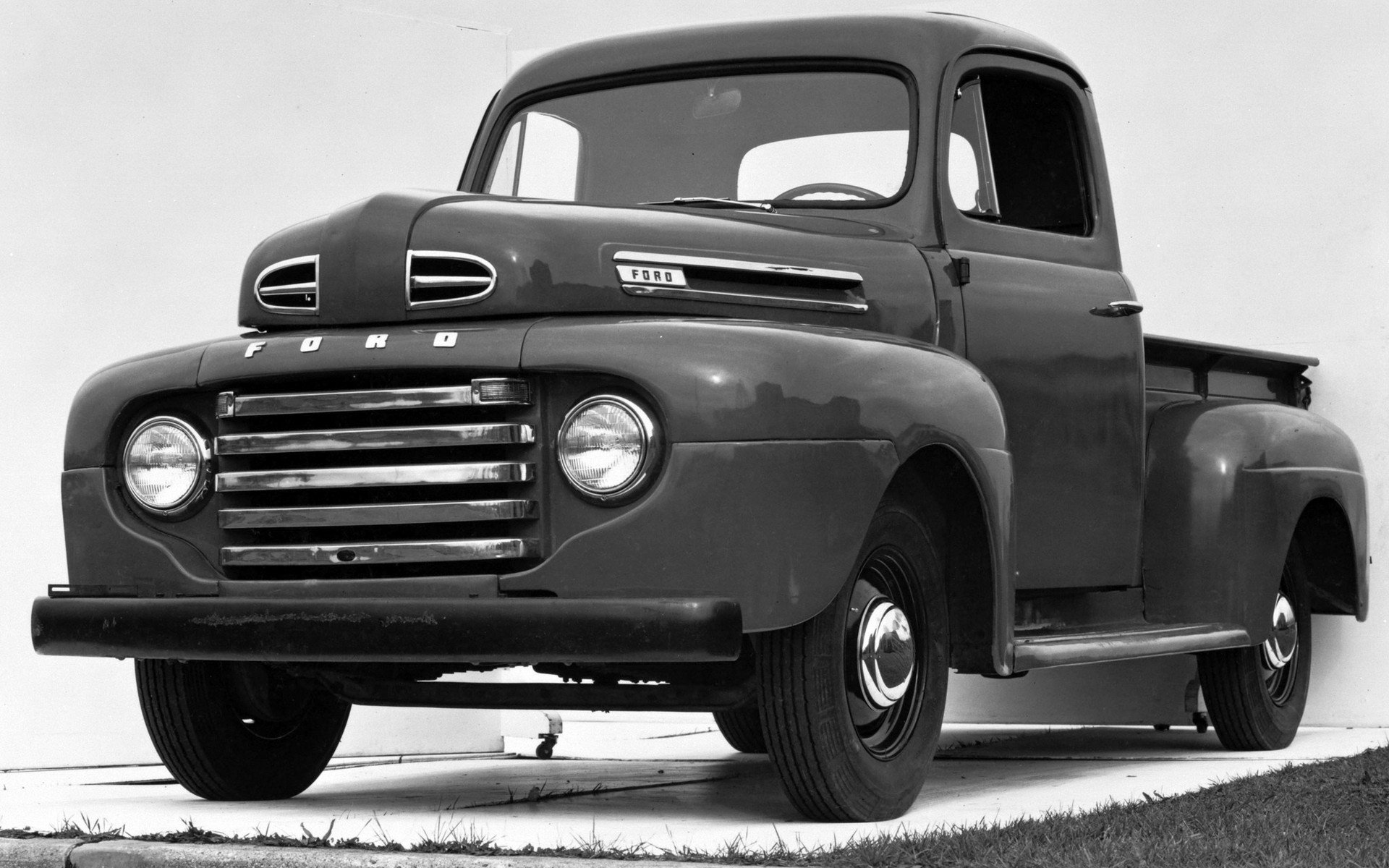 Download Vehicle Ford F-1 HD Wallpaper