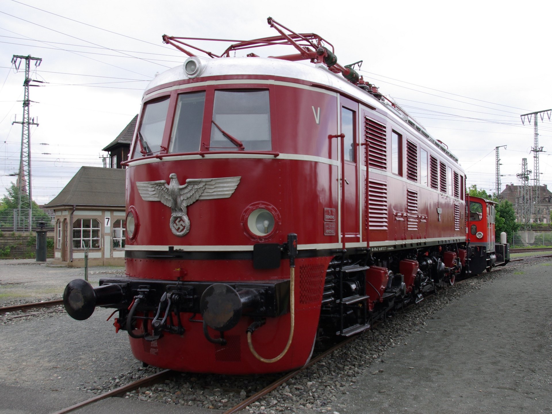 Download Vehicle Train 4k Ultra HD Wallpaper