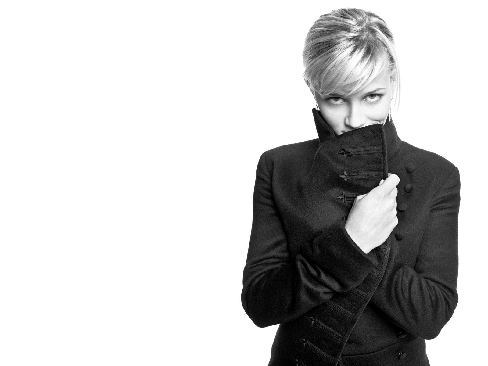 Download Celebrity Reese Witherspoon Wallpaper