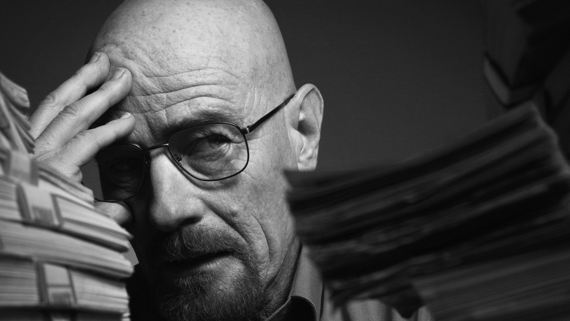 Download Bryan Cranston Walter White TV Show Breaking Bad Wallpaper