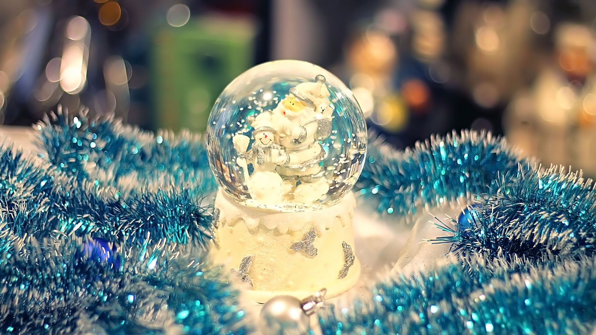 Download Snow Globe Holiday Christmas HD Wallpaper