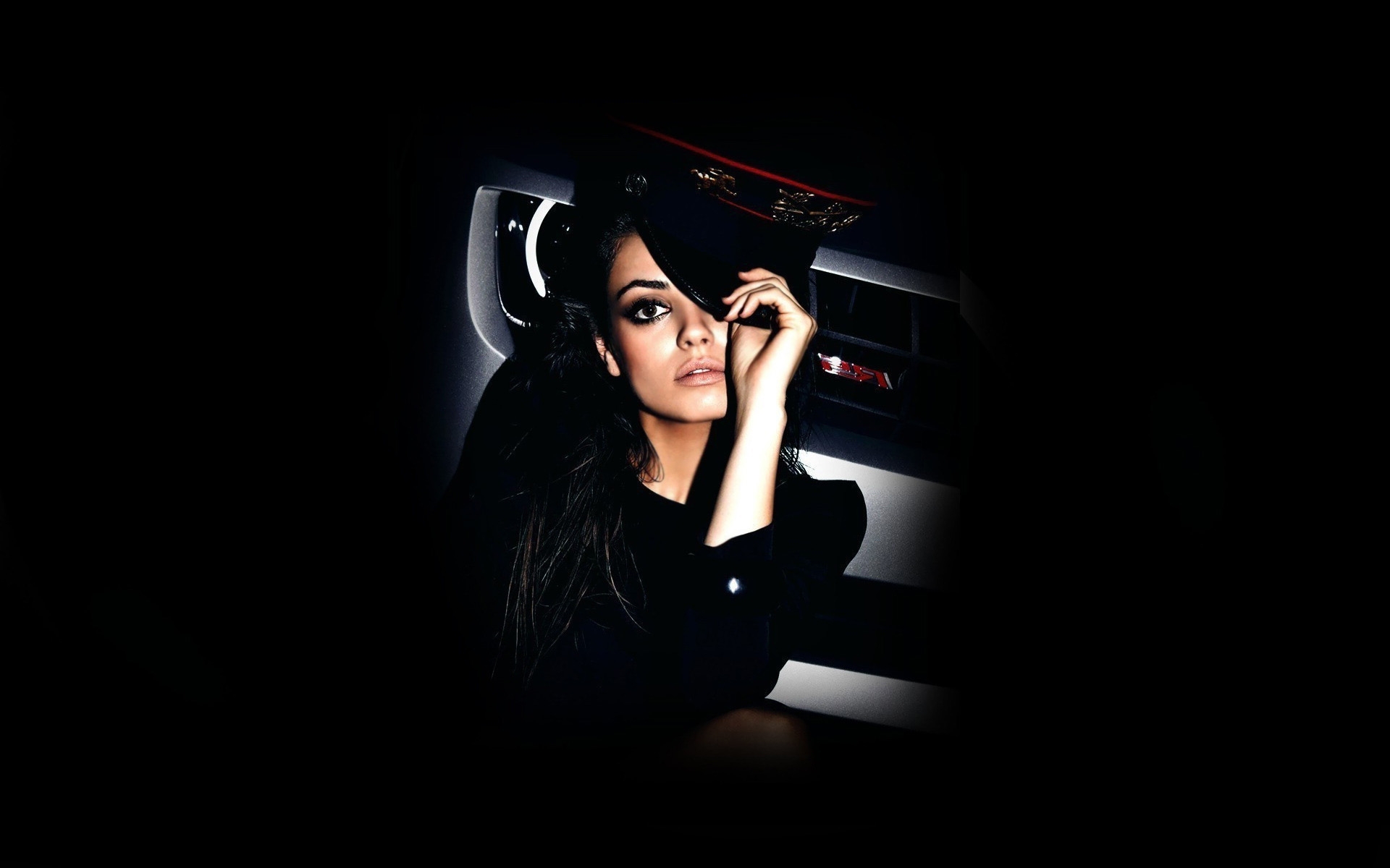 Celebrity Mila Kunis HD Wallpaper | Background Image