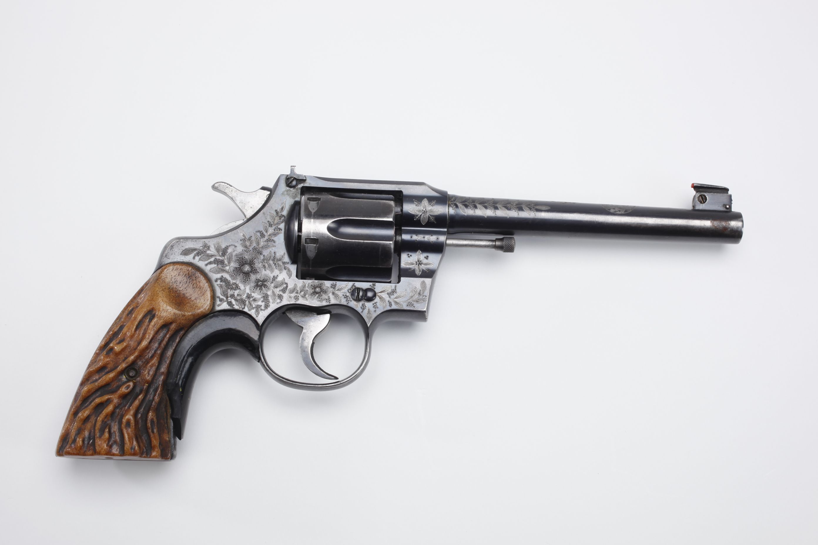 Revolver Full HD Wallpaper and Background Image | 2784x1856 | ID:342143