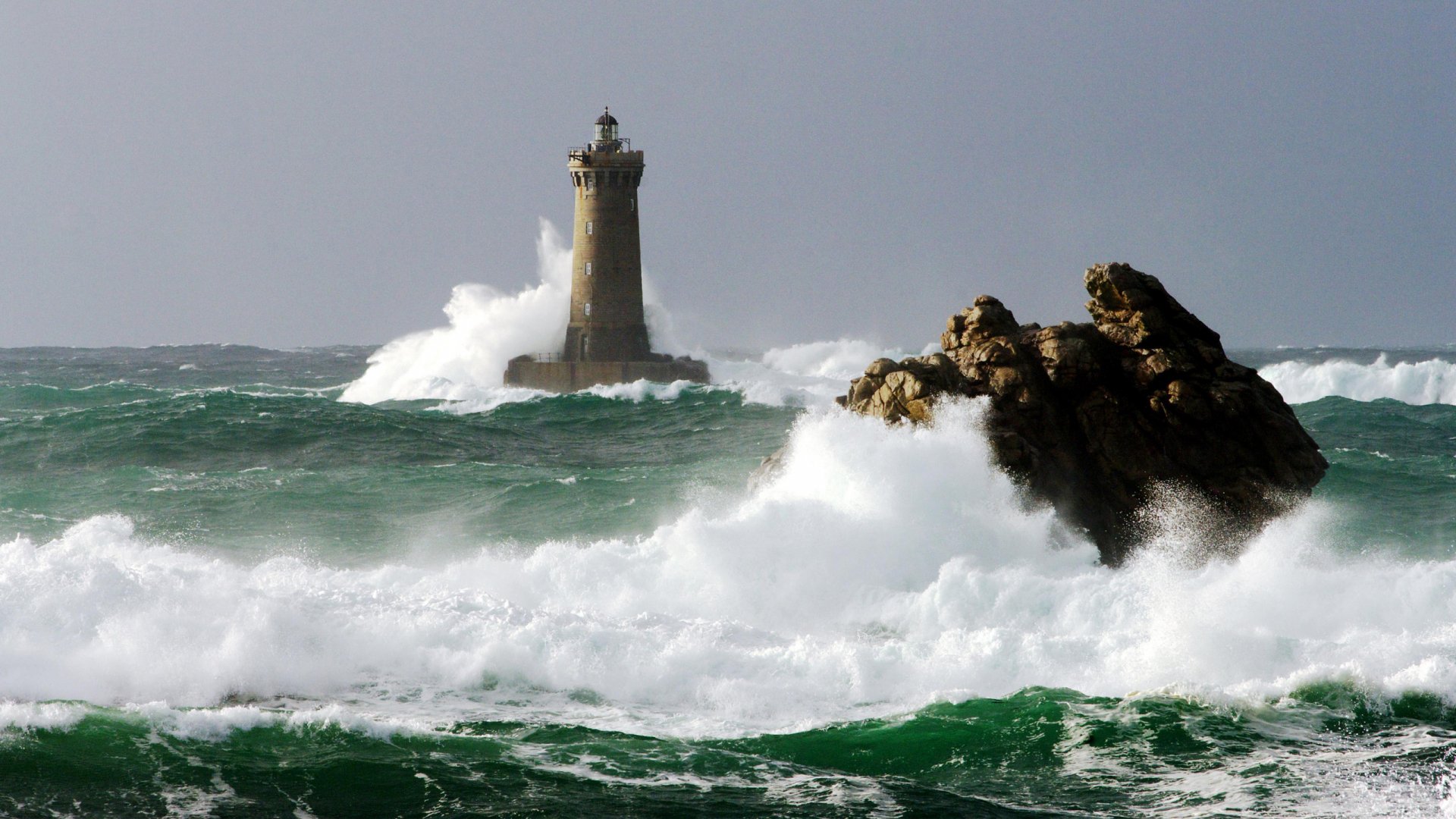 Lighthouse Full HD Wallpaper and Background Image | 2560x1440 | ID:346718