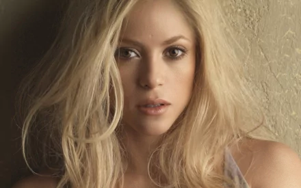 HD desktop wallpaper featuring Shakira with a subtle, natural background. Tags: music, Shakira.