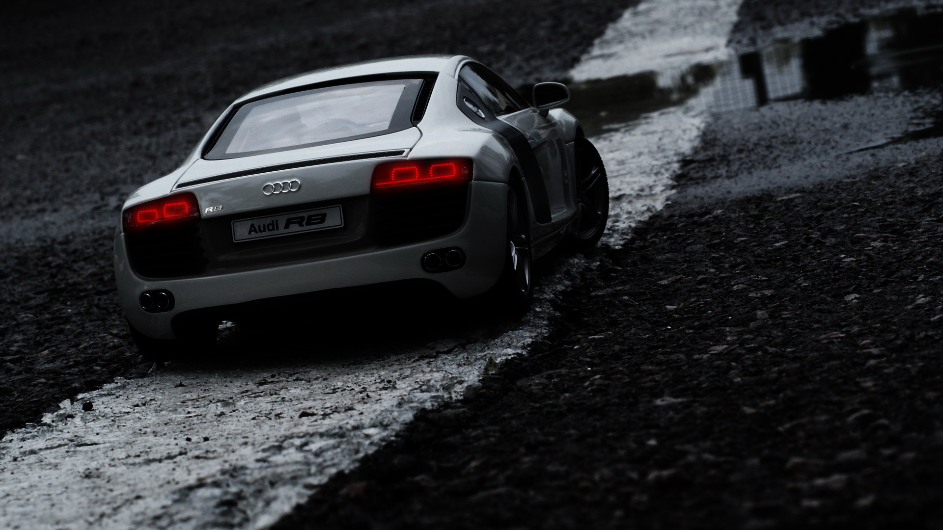 Audi R8 HD Wallpaper