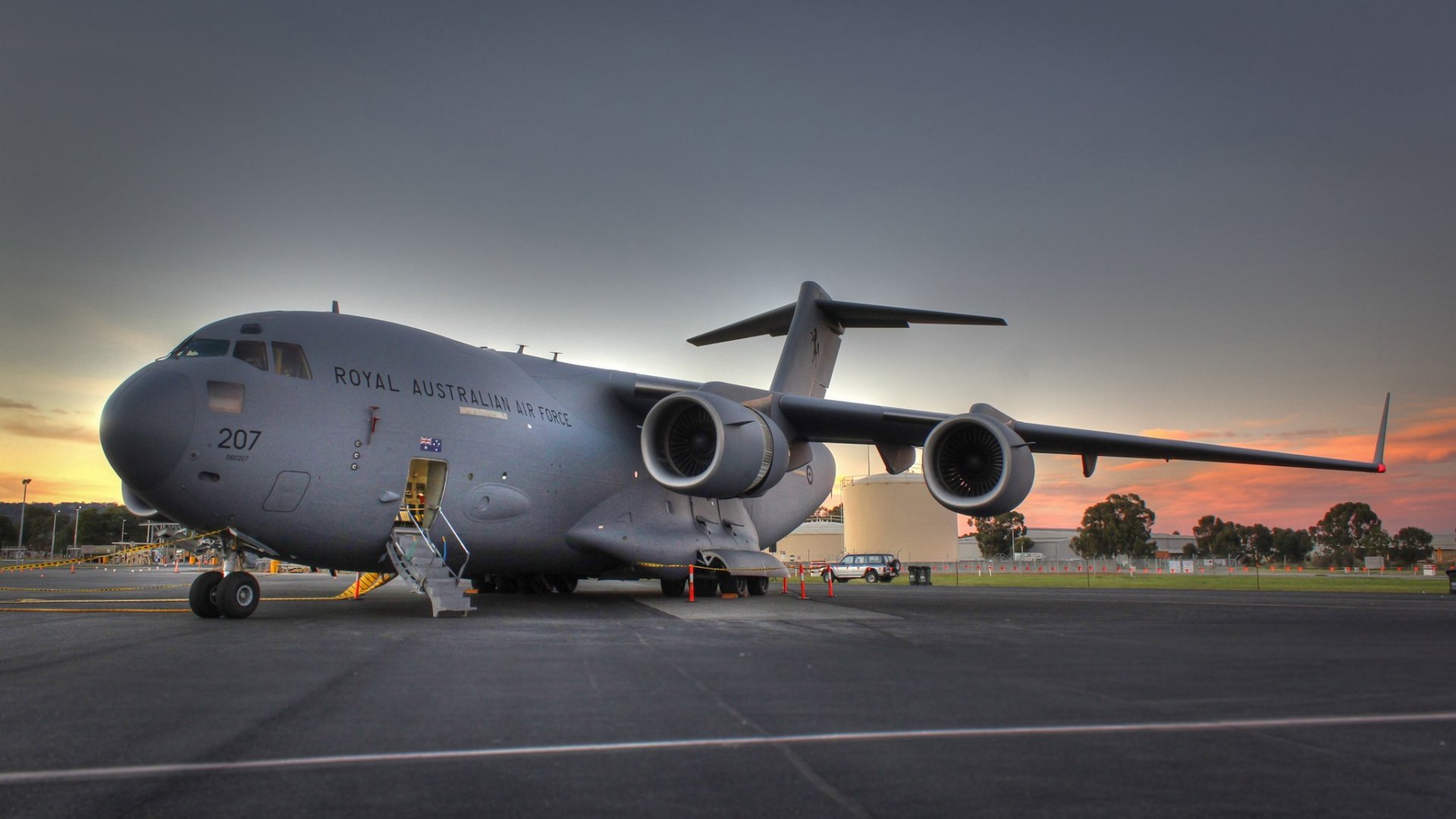 Download Military Boeing C-17 Globemaster Iii Hd Wallpaper By Steve Marr