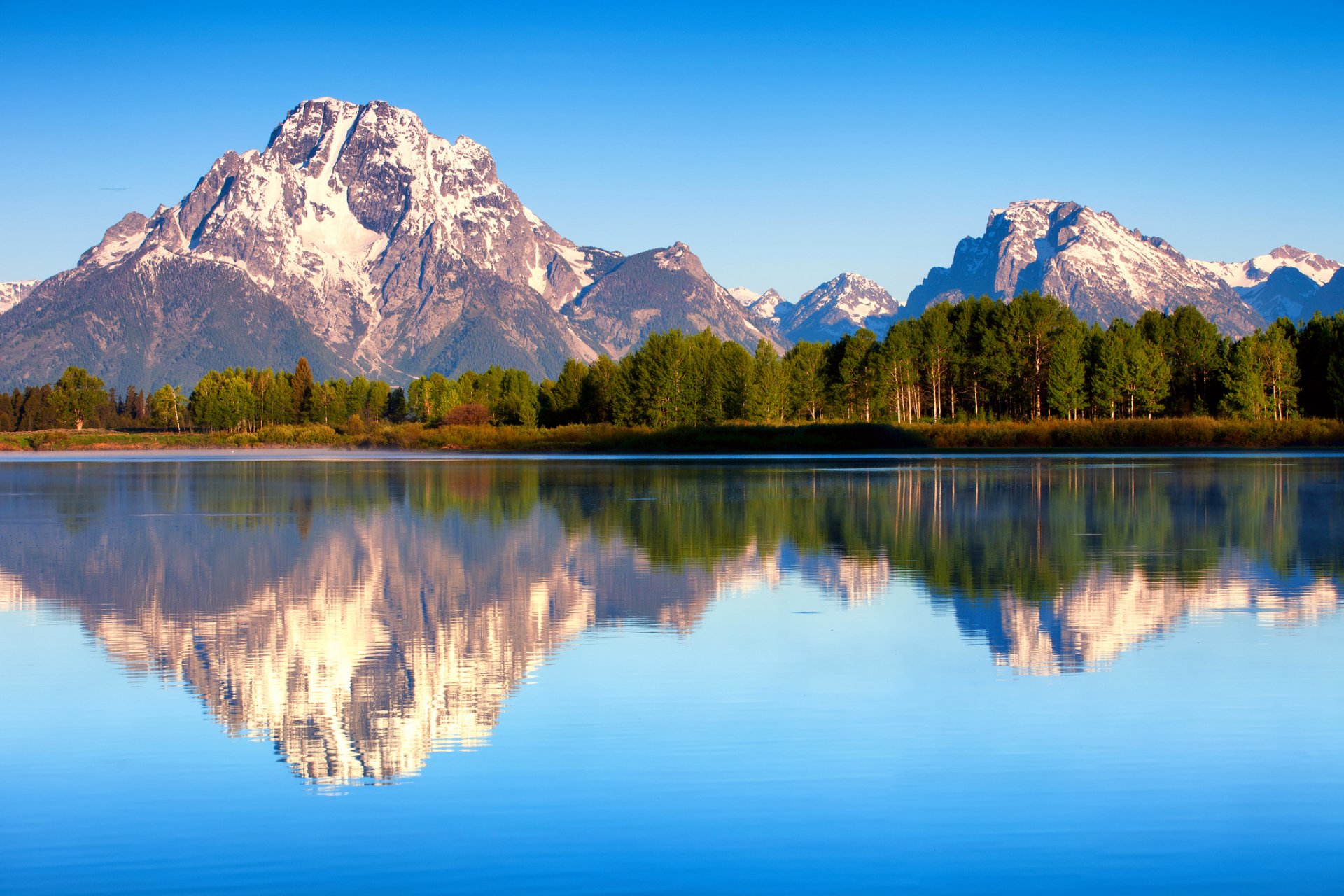 Stunning Nature Reflection HD Wallpaper: Mountains Mirrored in Crystal ...
