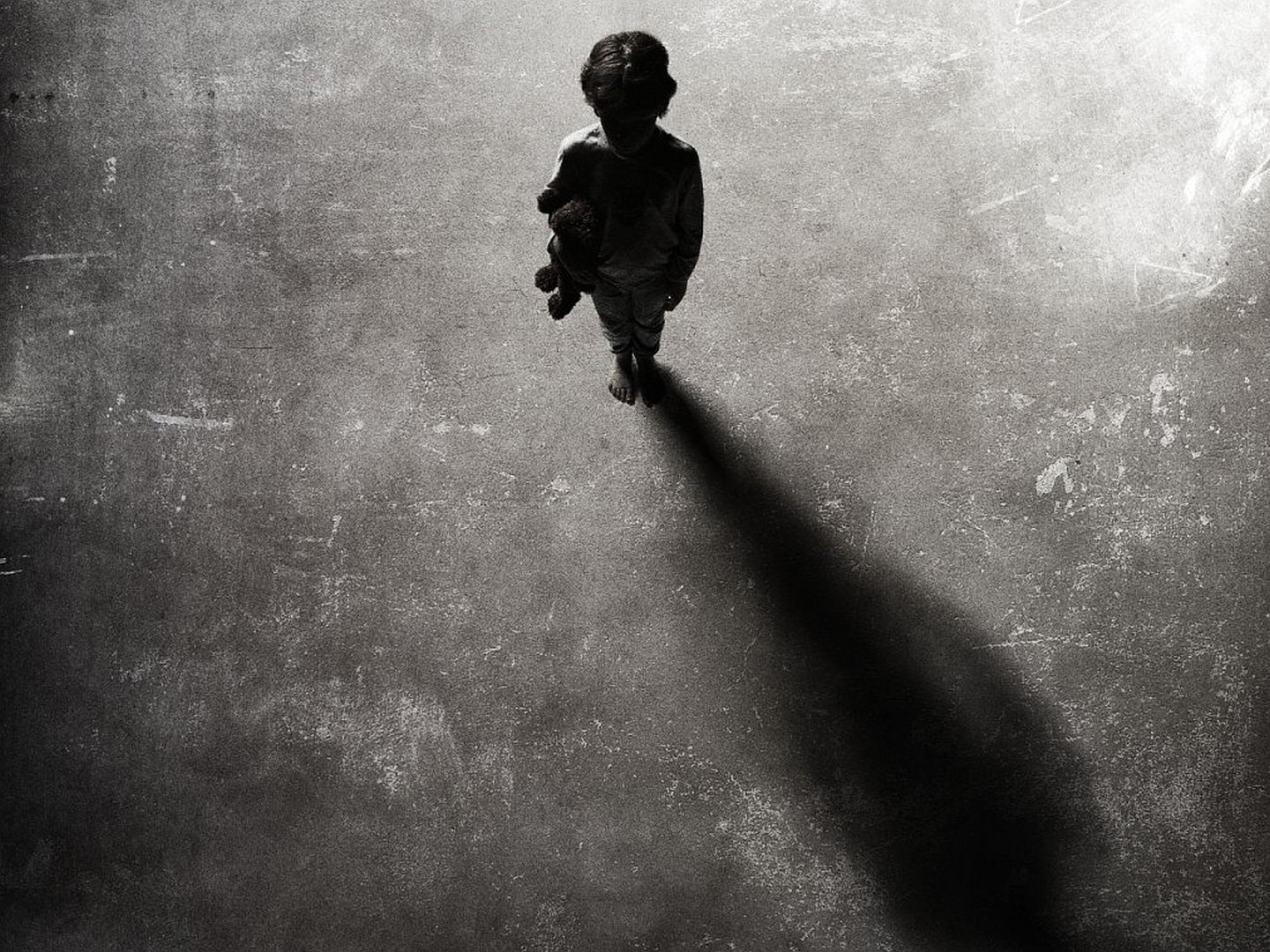Download Movie Dark Skies Wallpaper