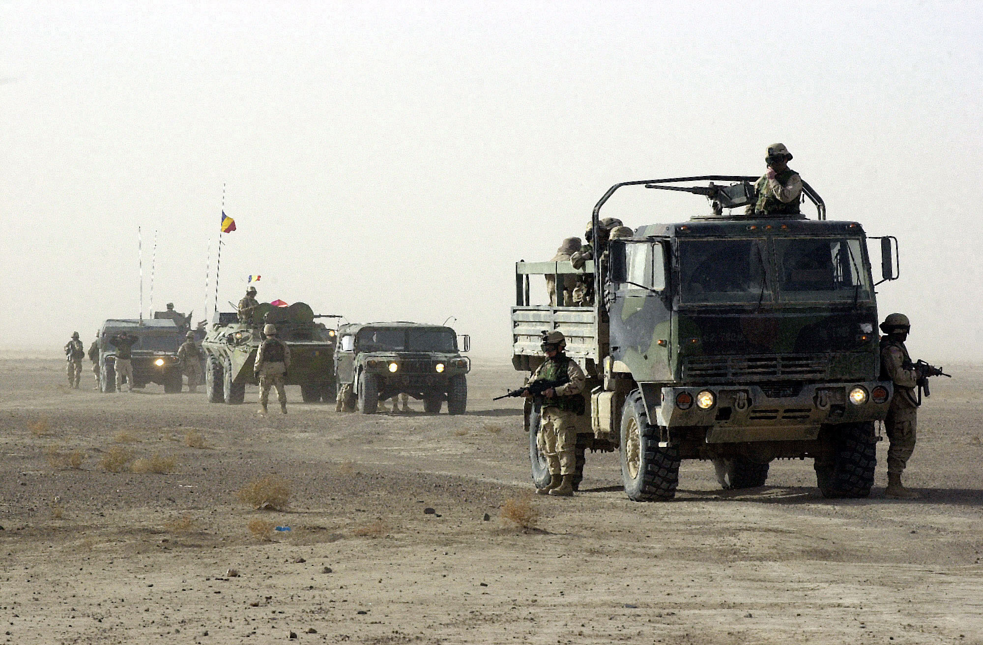 M1078 Lmtv Hd Wallpaper Background Image 2000x1312