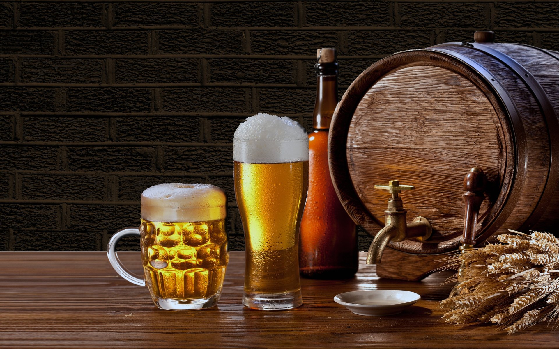 HD PC desktop wallpaper featuring frothy beer mugs, a wooden barrel, and barley against a dark brick background, highlighting food and beer elements.
