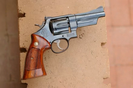 man made Smith & Wesson Revolver HD Desktop Wallpaper | Background Image