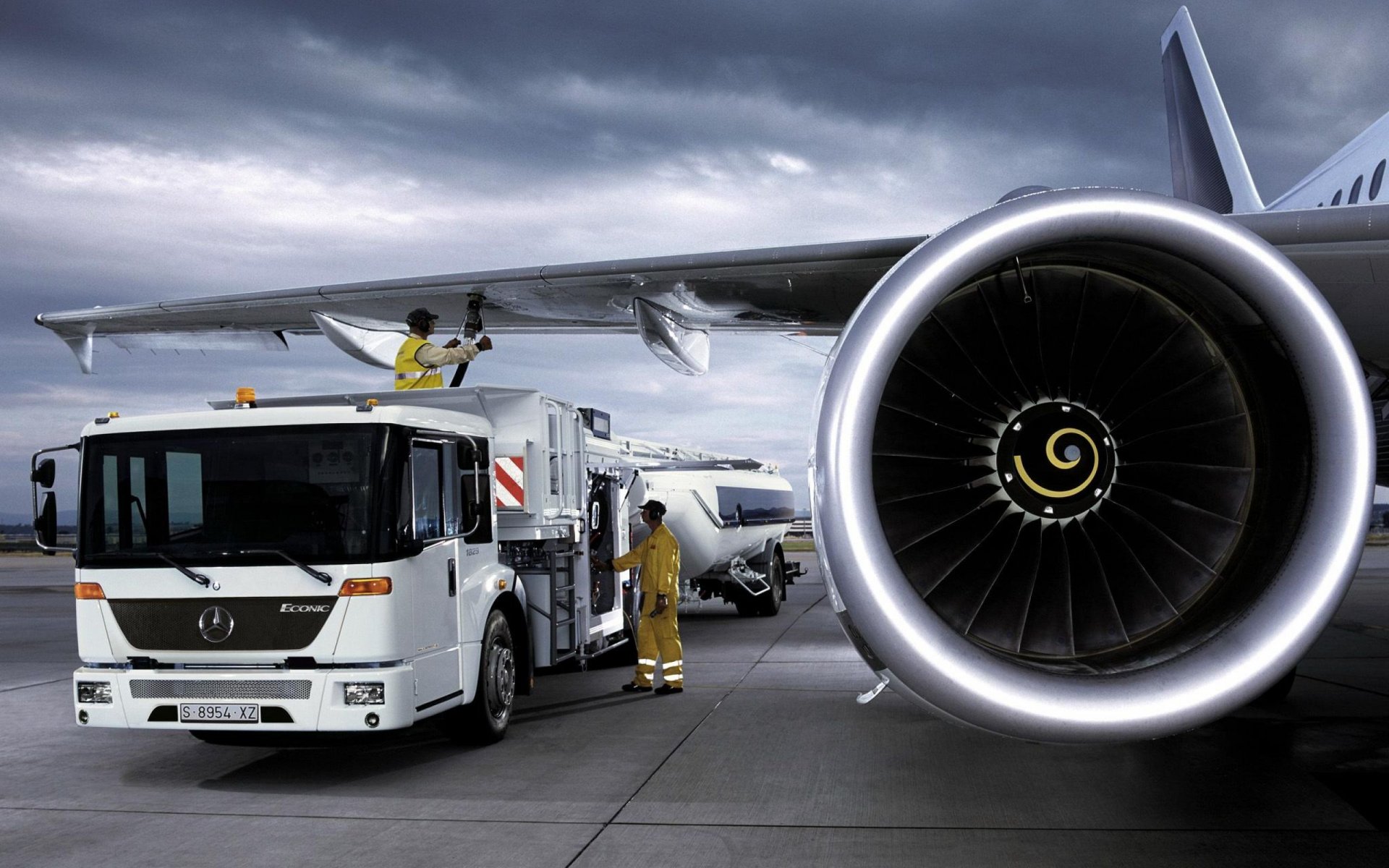 Download Vehicle Mercedes-benz Econic HD Wallpaper