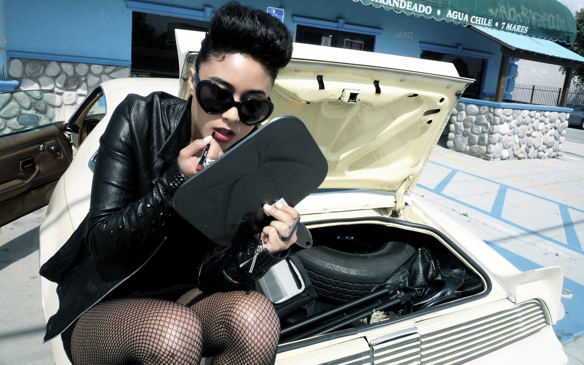 Download Music Natalia Kills HD Wallpaper