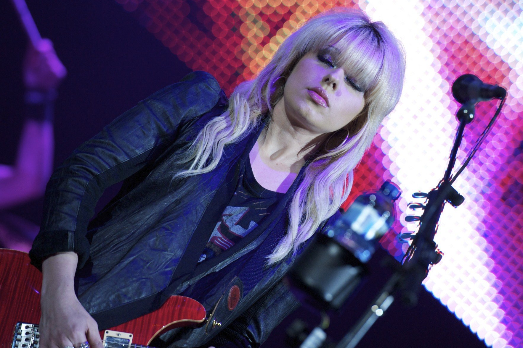 Download Music Orianthi Wallpaper