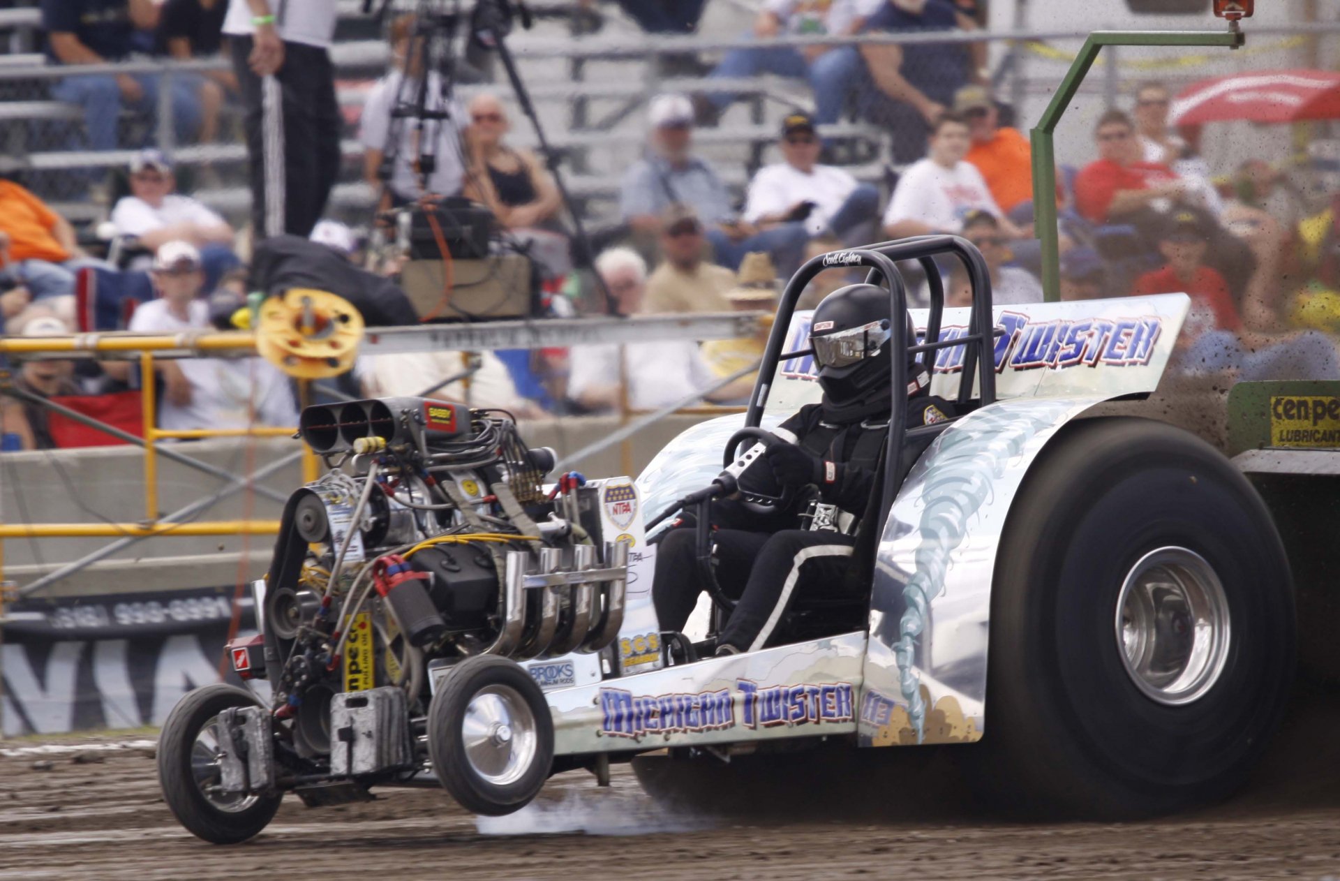 Download Tractor Vehicle Pulling Tractor HD Wallpaper
